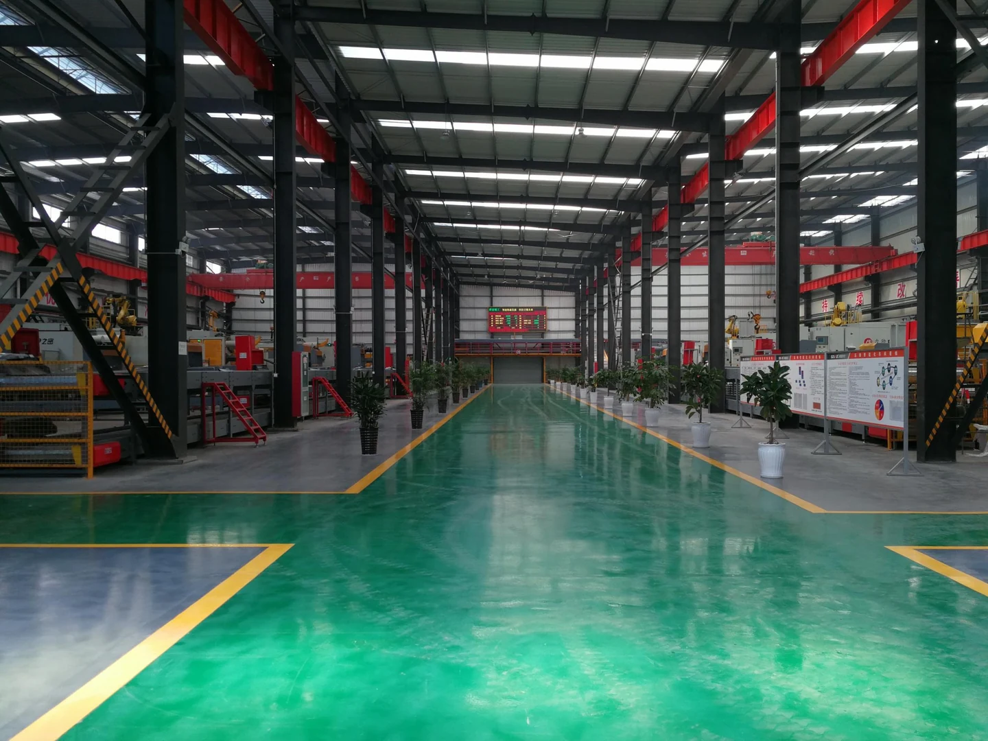 Strategic manufacturing base: die-casting workshop